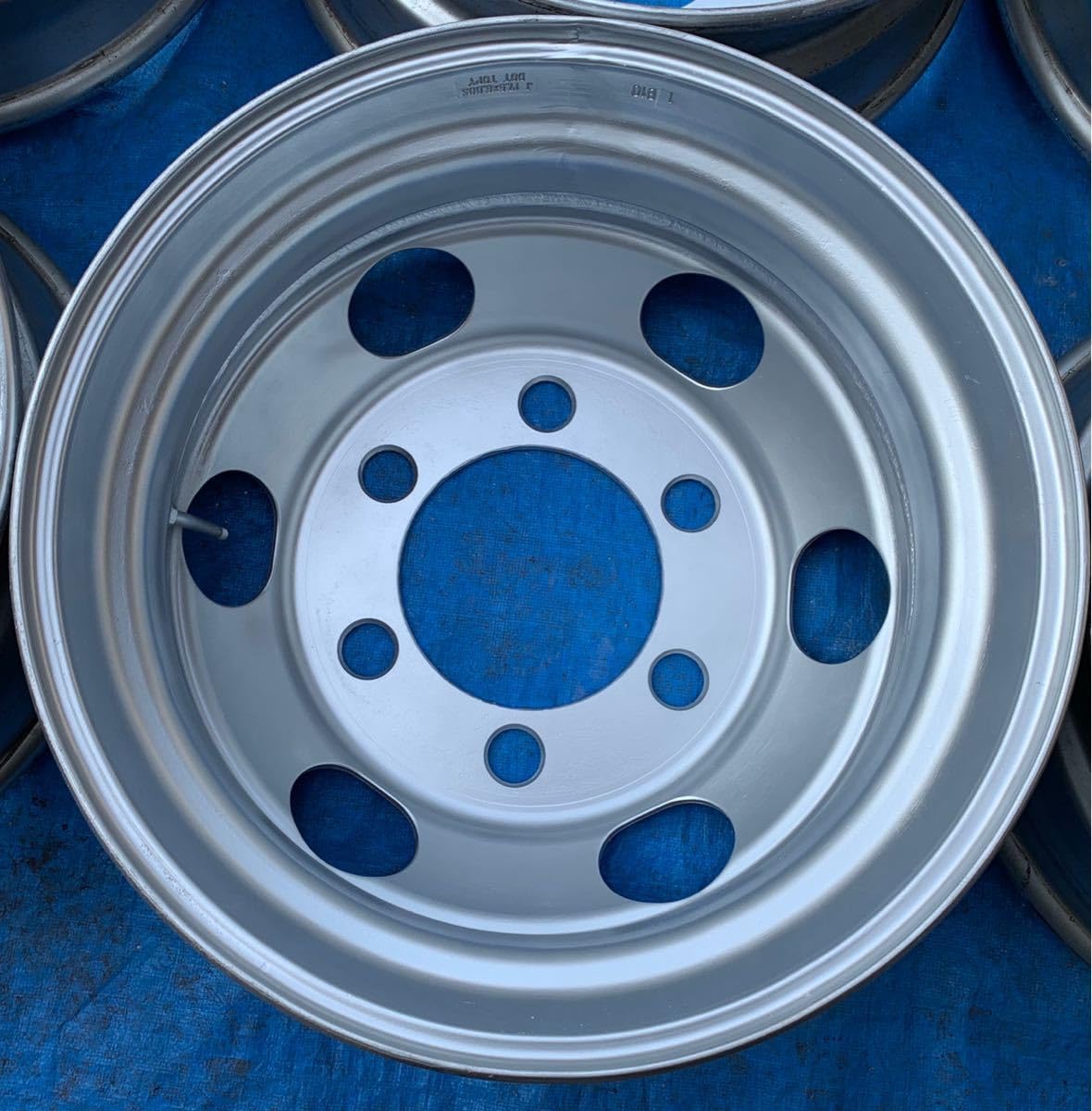 いすゞエルフ純正鉄ホイール17.5インチ7本 いすゞエルフ純正鉄ホイール17.5インチ7本