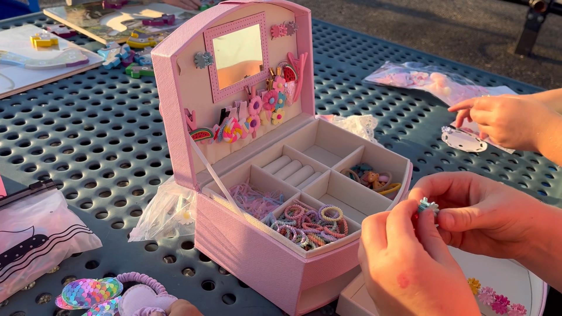 Amazon.com : Hair Accessories Including Jewelry Box, Clips