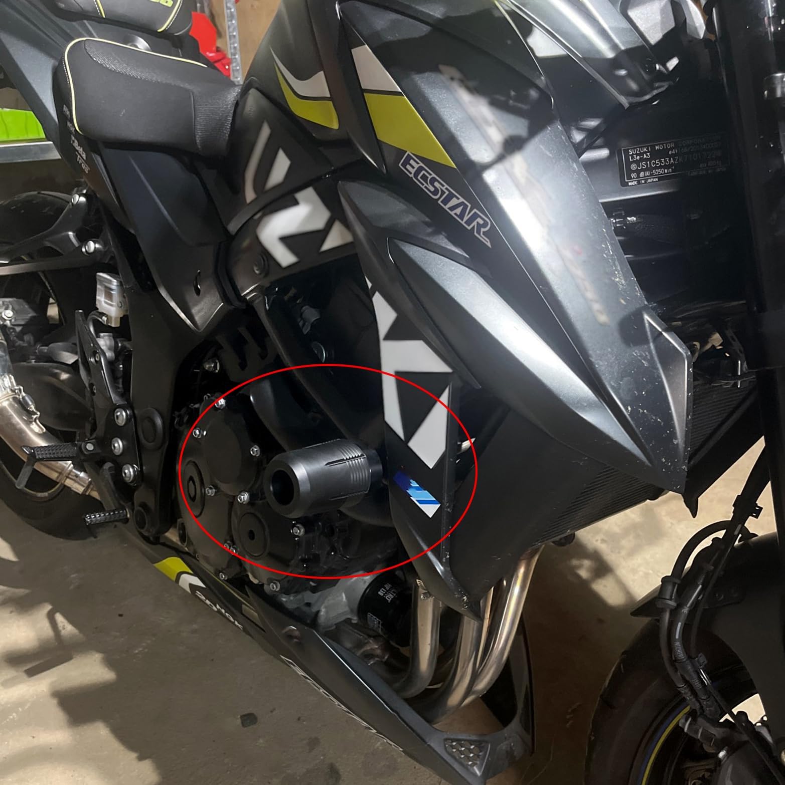 Motorrad Sturzpads für Suzuki GSX S750 GSX S1000 GSXS 750 1000 GSX-S 1000 GT GSX-S1000GT GSR 750 600 400 Zubehör Rahmenschutz Fallschutz Sturzschutz Crashpads Protektoren (Schwarz)