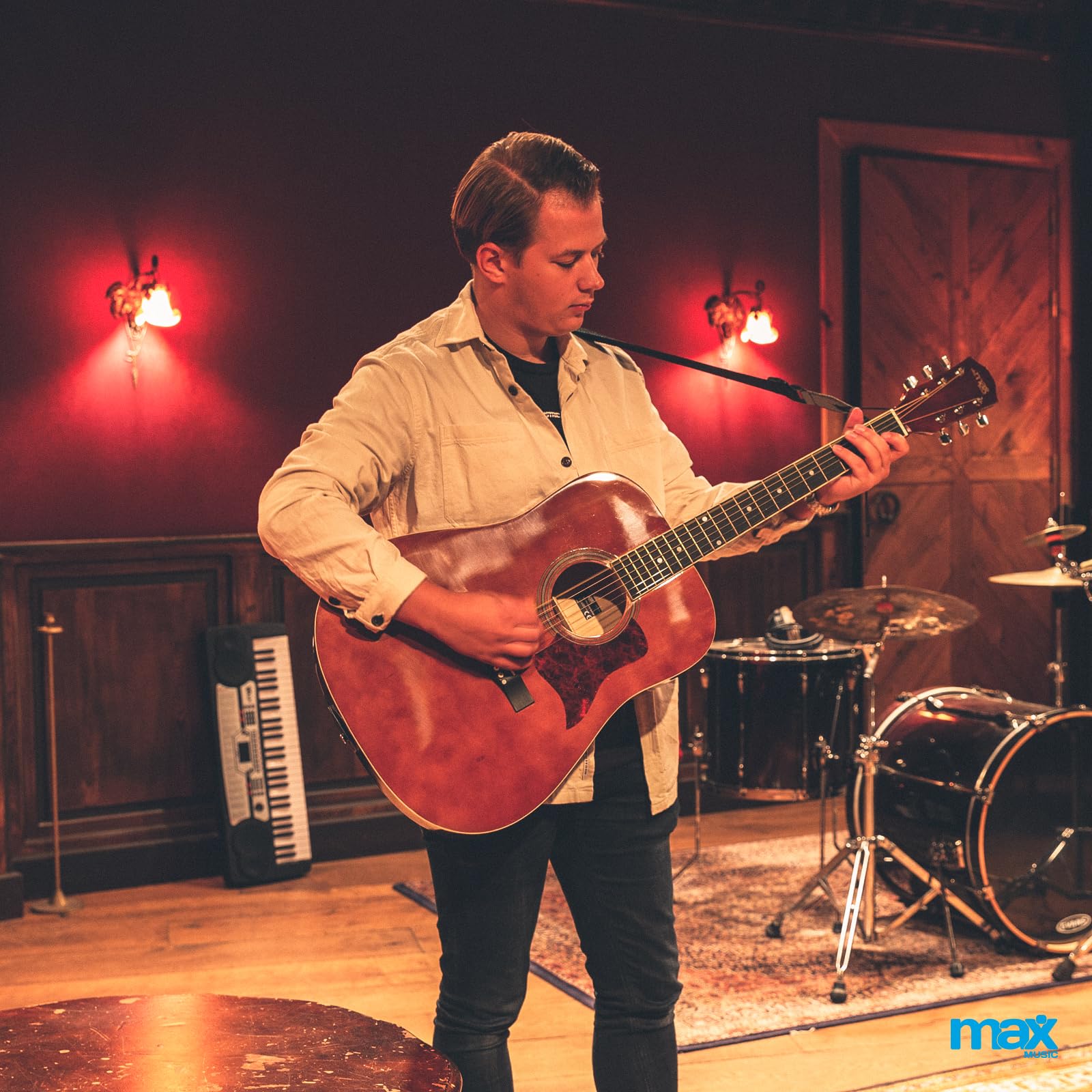 MAX SoloJam Western Guitare Acoustique avec Support de Guitare et Repose-Pied - Marron, Idéal pour Débuter la Guitare