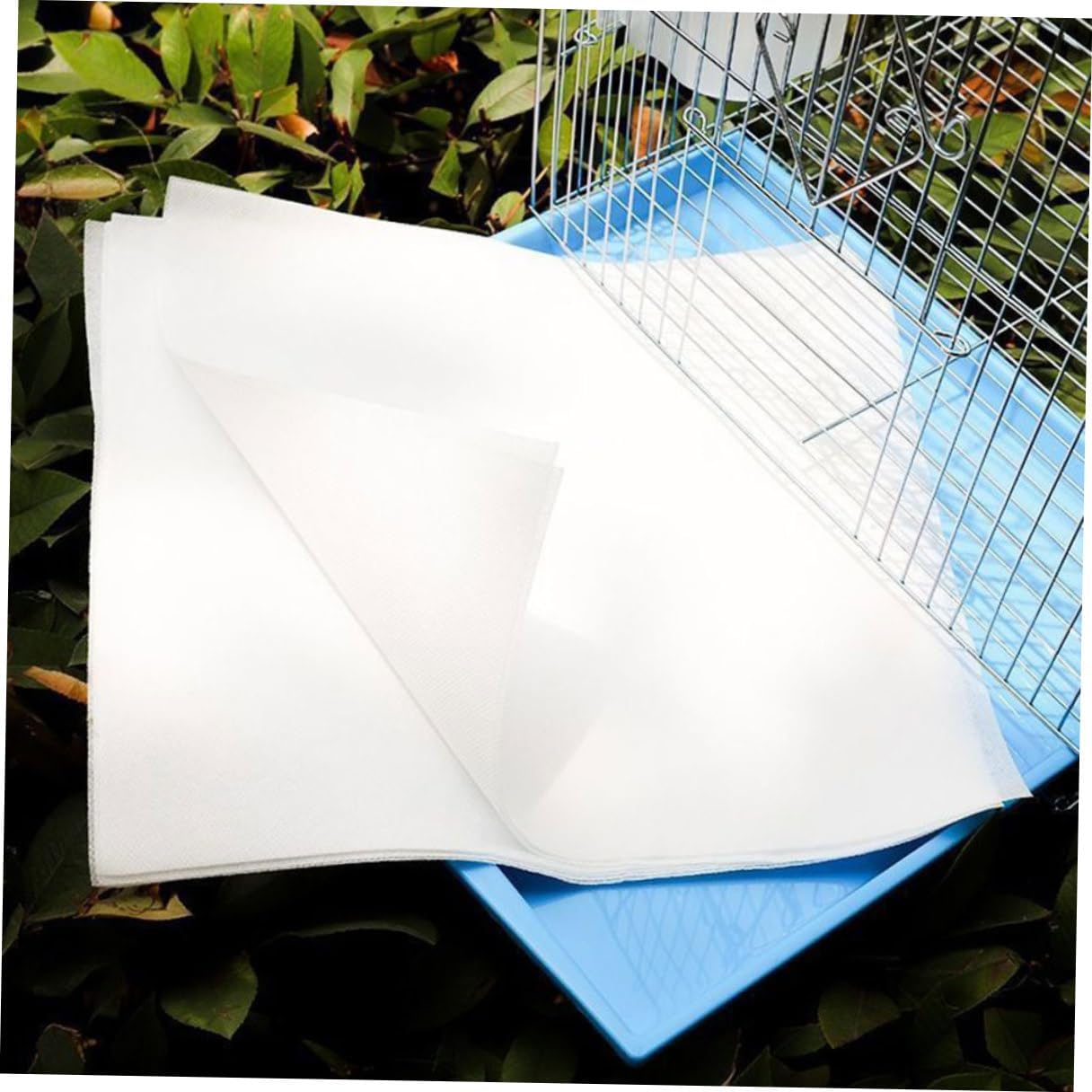 100Pcs Disposable Parrot Cage Liner Paper Pads Thick Absorbent Bird Cage Cushion Mats for Parakeet Accessories Breathable Odorless Urine Tray Liners