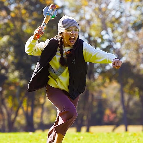 Miniatura 7 de Nerf Zombie Strikeout Dart Blaster, 8 dardos Nerf Elite, hoja de espuma, imprimación de tirar, juegos al aire libre, a partir de 8 años (exclusivo