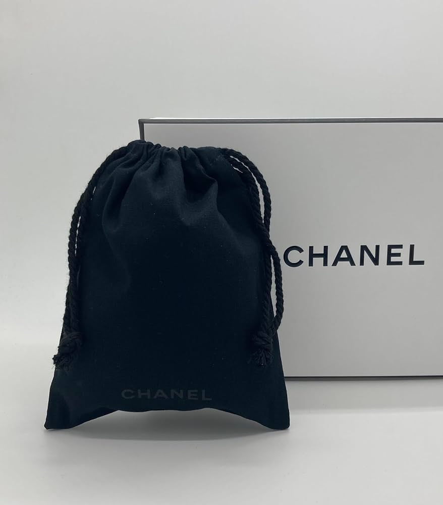 CHANEL(シャネル)ノベルティ★正規品★ミニショルダーポーチ★巾着型ブラック 楽天市場】CHANEL LA COLLECTION 2023シャネル ラ コレクション