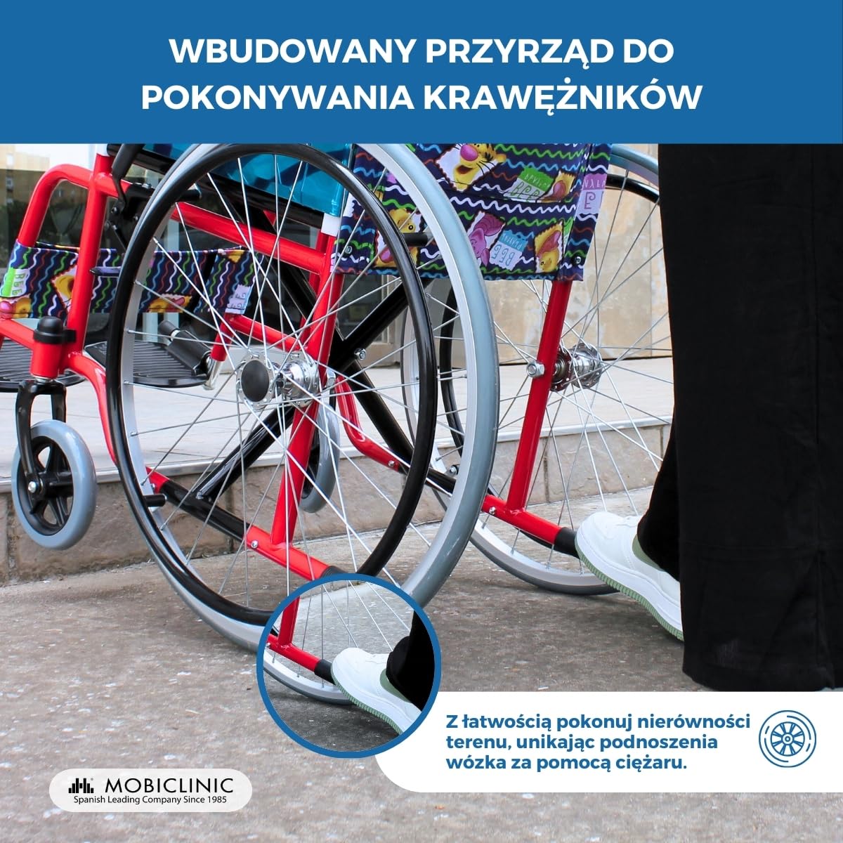 Mobiclinic, wózek inwalidzki dziecięcy, składany, hamulec na uchwytach, podnóżek i stałe ramiona, tapicerowane czerwonym nadrukiem, siedzisko, ultralekkie, model Teatro