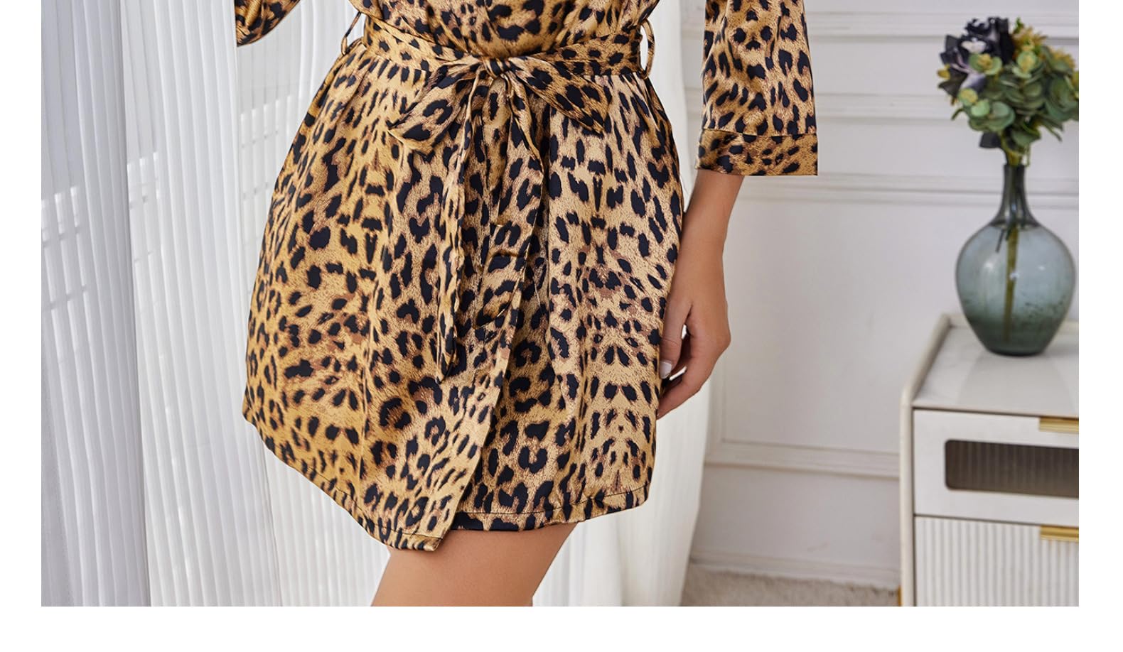 Genérico Bata Tipo Albornoces Kimono de Satén de Lujo para Mujer,Ligera con Cuello en V,Sexy con Estampado de Leopardo,Ideal para Bodas,Novias,Ropa de Dormir de Seda para Estar en Casa.
