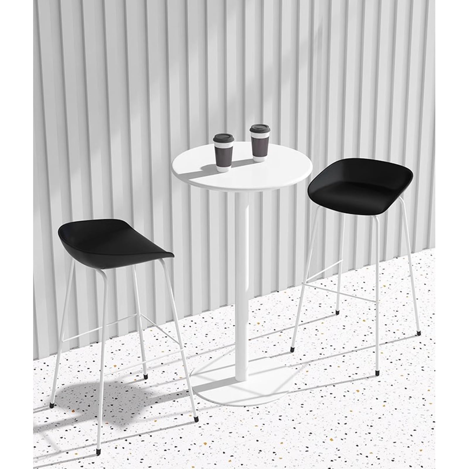 Table de bureau haute aux finitions soignées pour salle de réunion