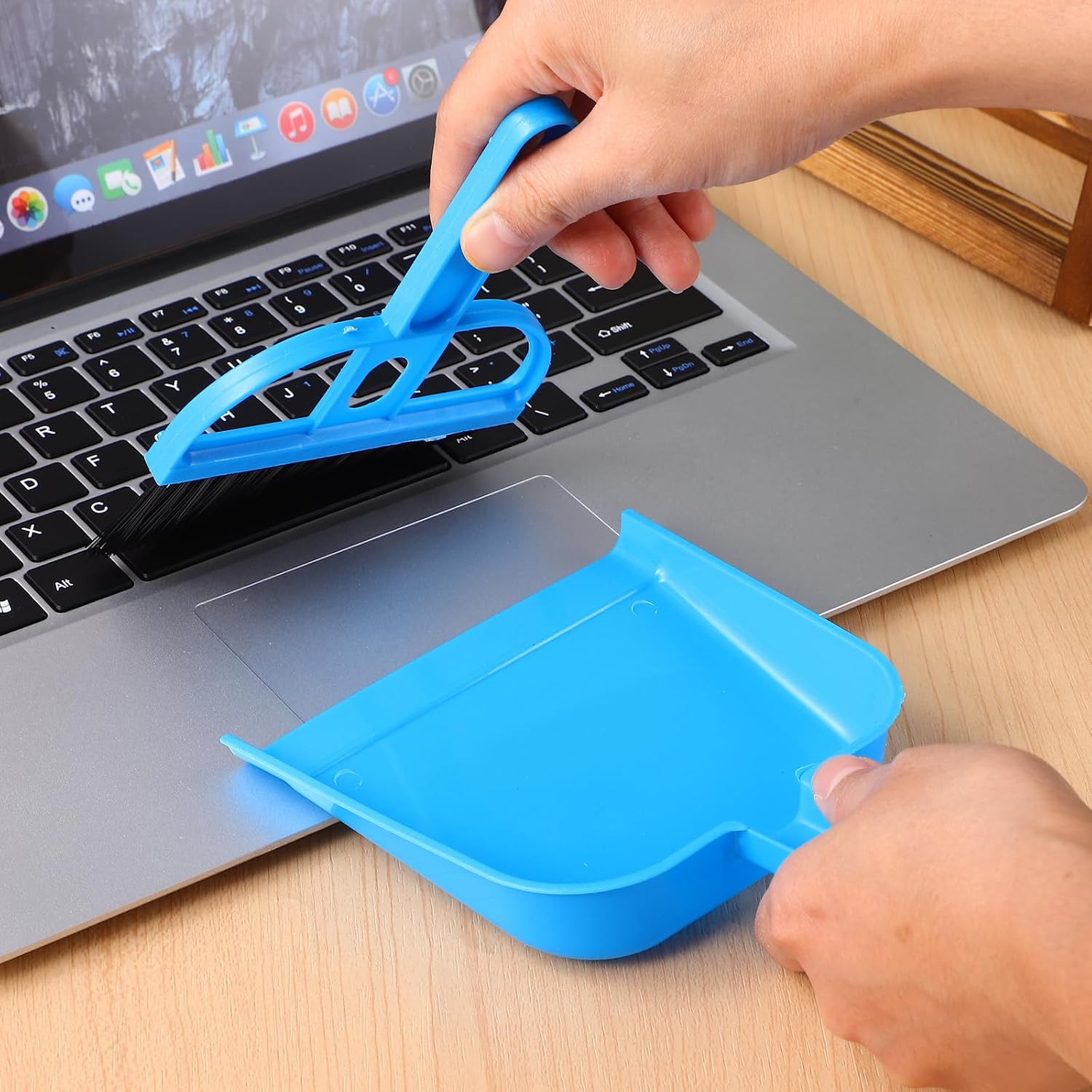 FRCOLOR 3 Sets Mini Dustpan and Broom Combo Keyboard Cleaning Brush Small Handheld Dustpan and Brush Set for Pet Cage, Desktop, Car, Sofa