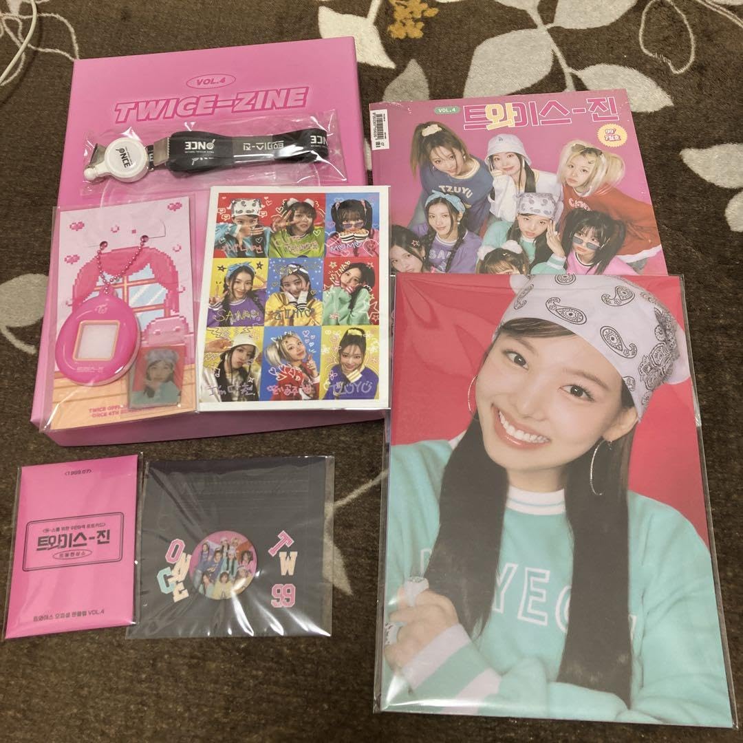 Amazon.co.jp: TWICE once 4期 ファンクラブ 特典 : おもちゃ