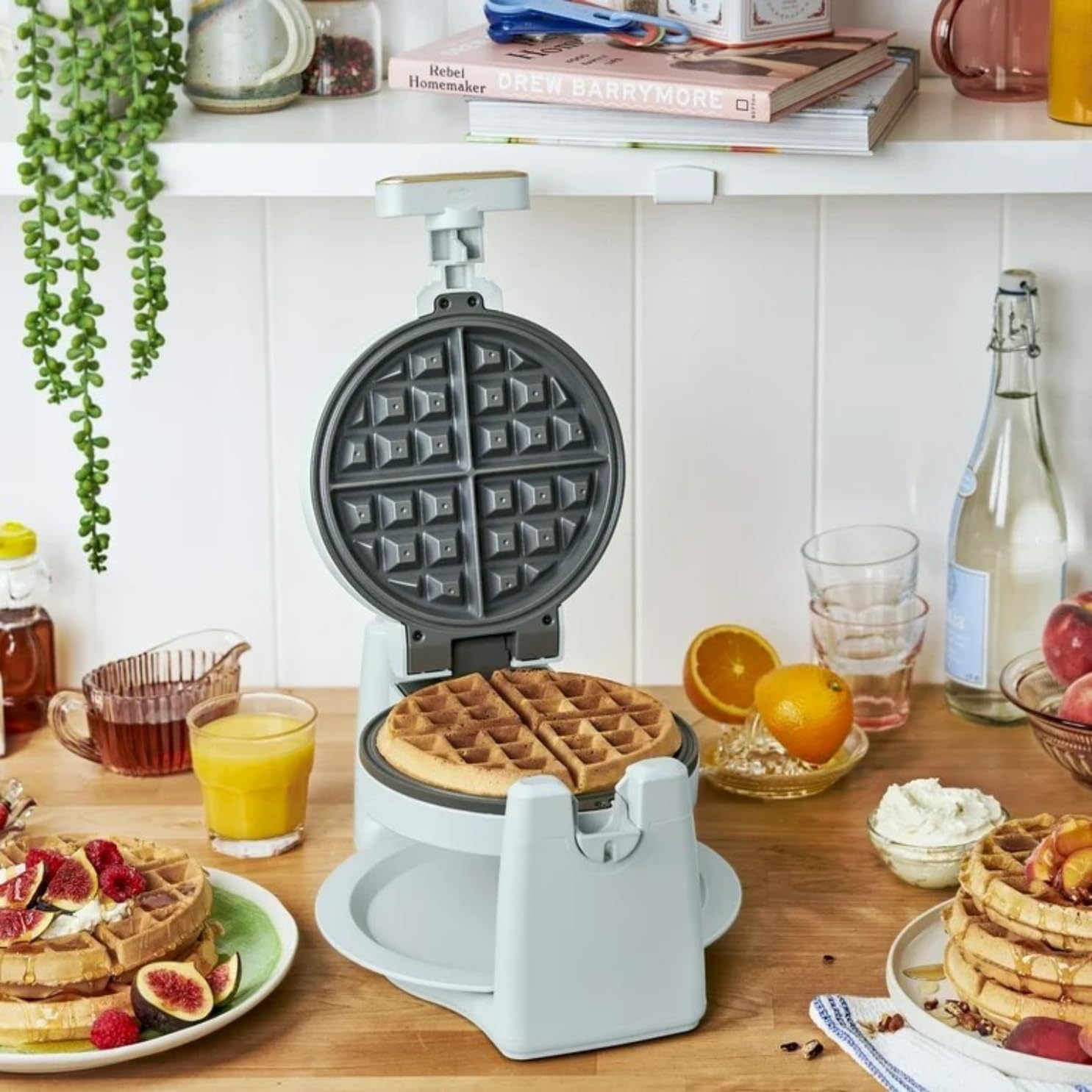 Rotating Belgian Waffle Maker with 7 Browning Settings - Non-Stick Flip Waffle Iron - 900W Deep Pocket