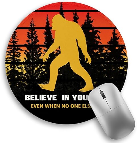 Sasquatch Bigfoot Alfombrilla de Ratón Divertida, Alfombrillas de Ratón Redondas Pequeñas para Escritorio, Mini Alfombrilla de Ratón de Viaje Retro