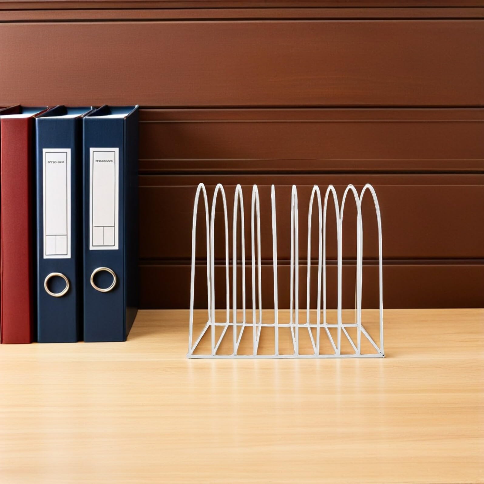 DOITOOL Organizzatore da Scrivania in Metallo Bianco con Sezioni Verticali Libreria da Ufficio Compatta per Archiviazione File e Cartelle Scaffale Portadocumenti per Piccoli Spazi
