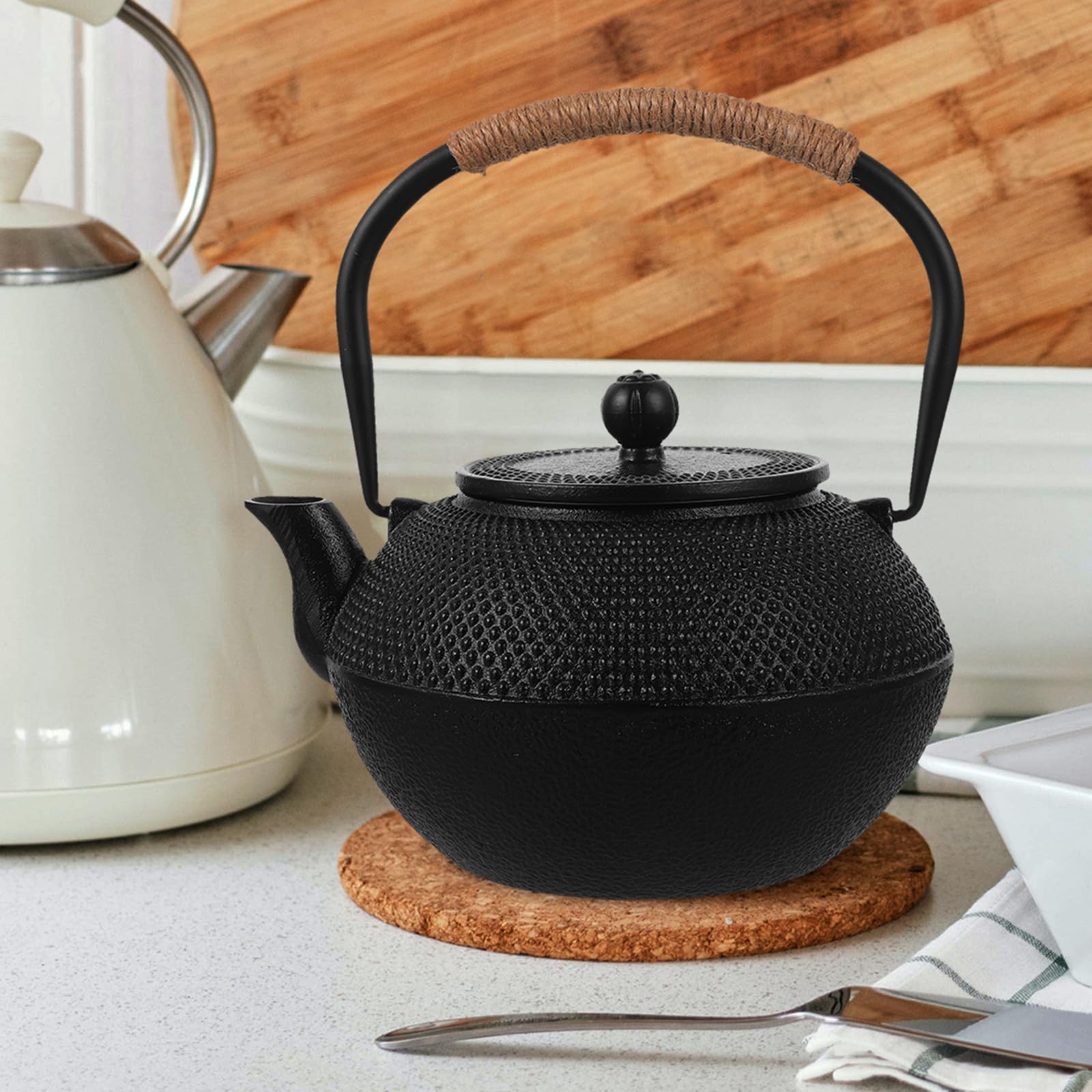 VILLCASE Théière Japonaise Fonte Grande Capacité avec Infuseur Acier Inoxydable Bouilloire Sûre pour Tous Feux Design Simple et Répartition Uniforme Chaleur