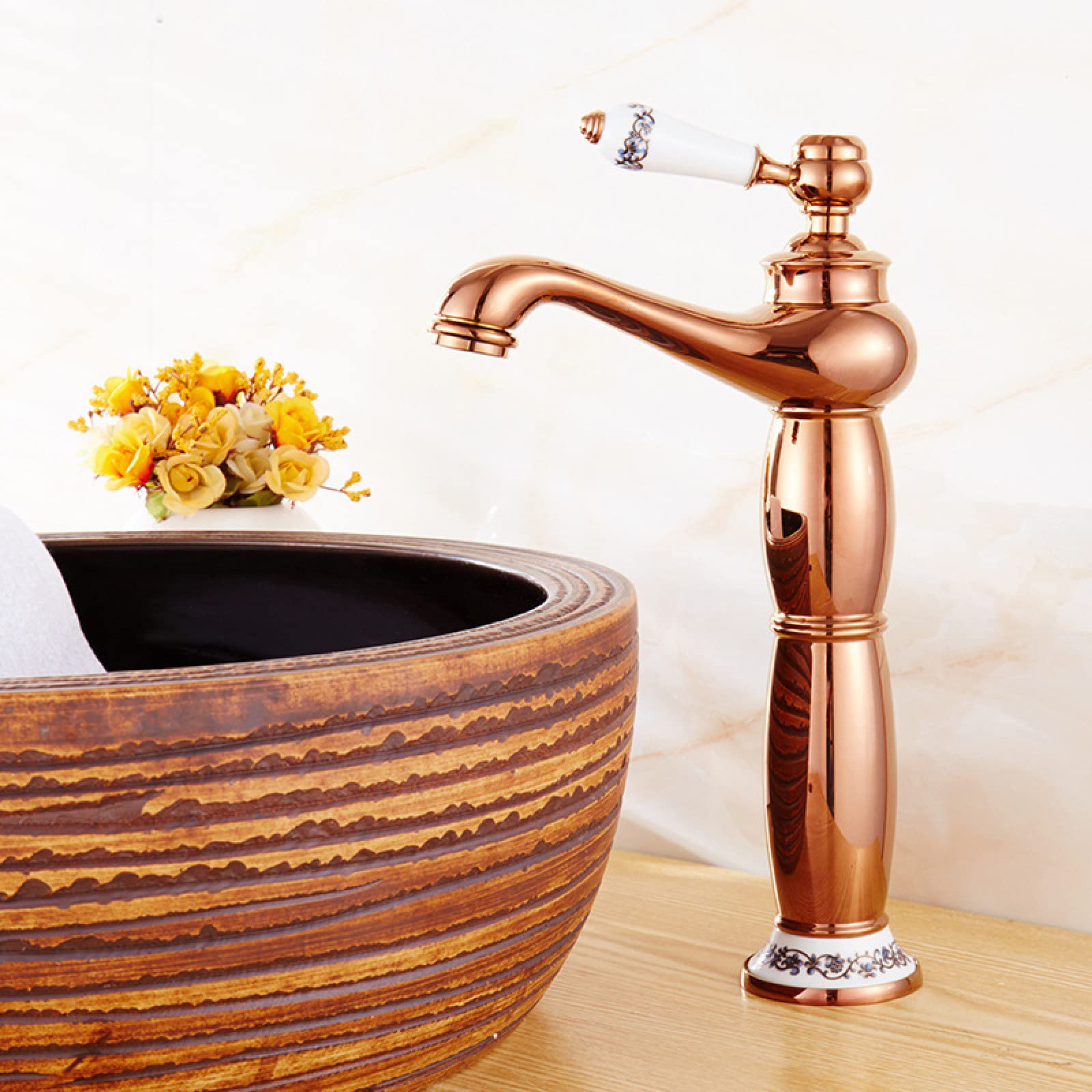 Robinet de vanité de salle de bain anti éclaboussure en laiton surélevé