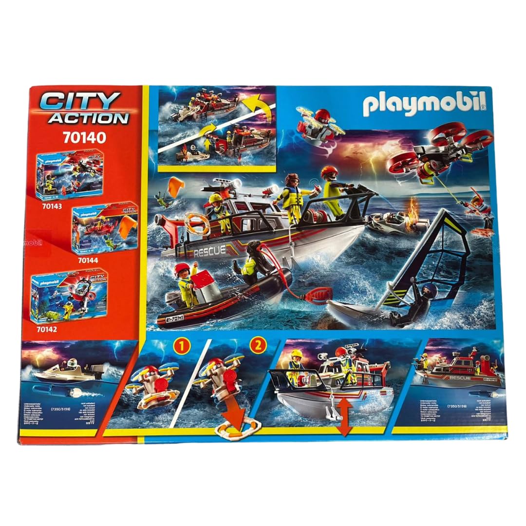 PLAYMOBIL City Action 70140 Rescate marítimo: Operativo de extinción de Incendios con Barco de Rescate, Juguetes para niños a partir de 4 años