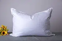 Queen Size – Travesseiros para cama de penas de ganso, coleção de hotel para dormir, uma almofada para costas, estômago ou para pessoas que dormem de lado, listrada, cor branca