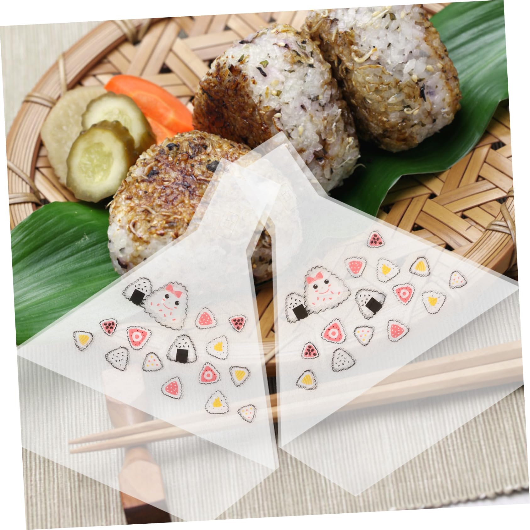 お値下げ!紙折NO36 食品用包装紙。おにぎり、惣菜、和菓子等の お値下げ!紙折NO36 食品用包装紙。おにぎり、惣菜、和菓子等の