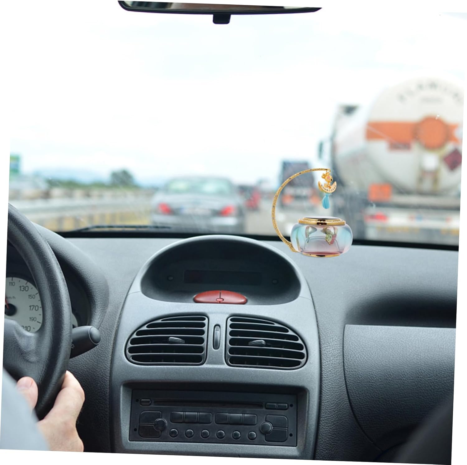 Car Aromatherapy Diffuser with Unique Design Solar-powered Vehicle Air Freshener Hanging Ornament for Interior Decor