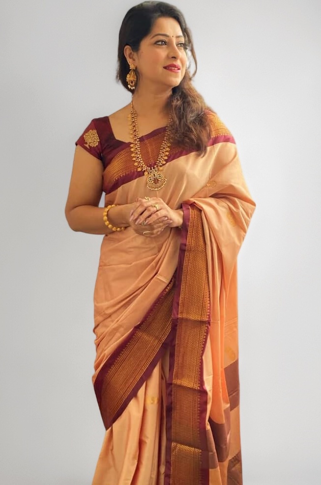 Women's Kanjivaram Soft Lichi Silk Saree With Blouse Piece
