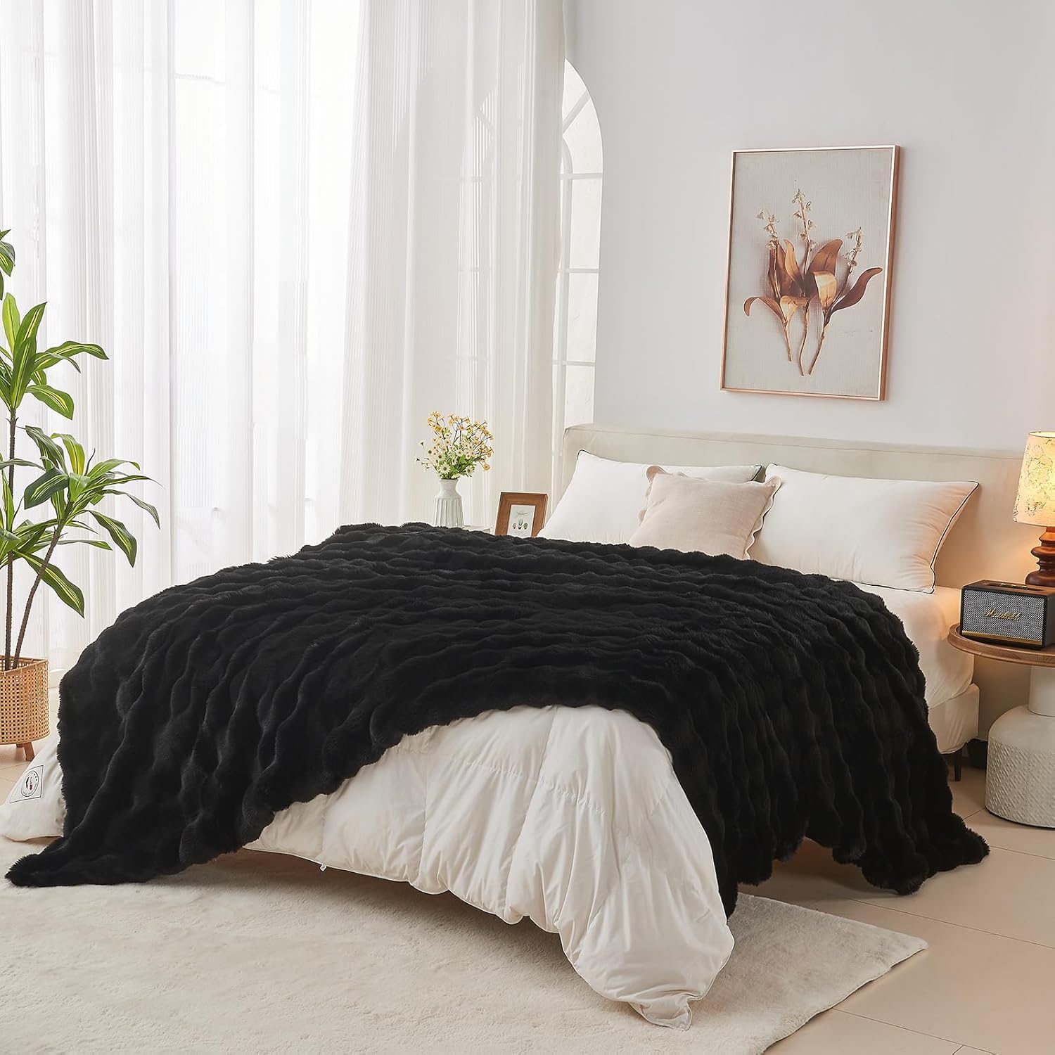 Wajade Luxury Fluffy Rabbit Fur Throw Blanket Super Soft Bubble Faux Fur Blanket Warm Fuzzy Large Blanket for Bed Couch Car Cozy,Black 127x153CM - Image 4