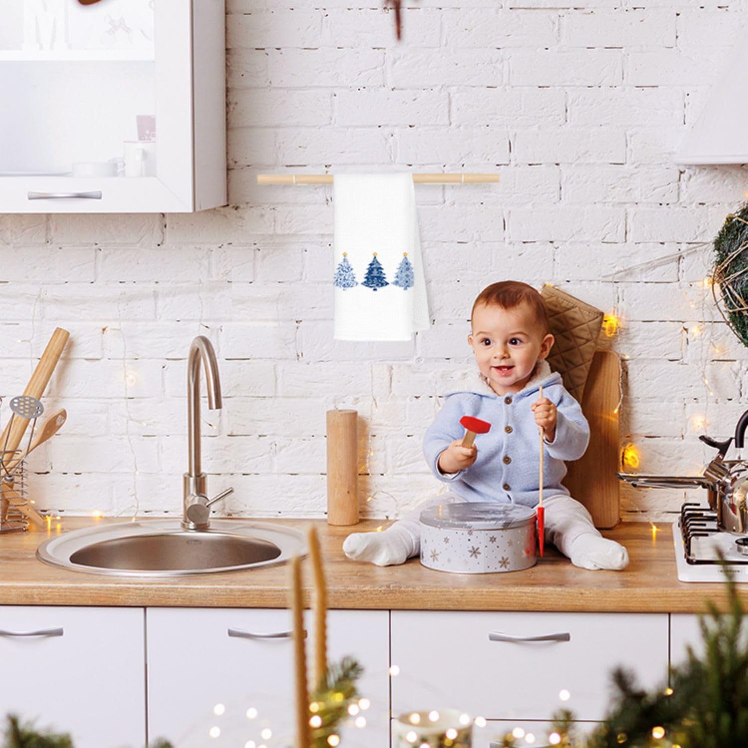 Blue and White Porcelain Chinoiserie Christmas Tree Dish Hand Towels for Bathroom Kitchen, Christmas Kitchen Bathroom Decor, 16x24 Inch - Image 4