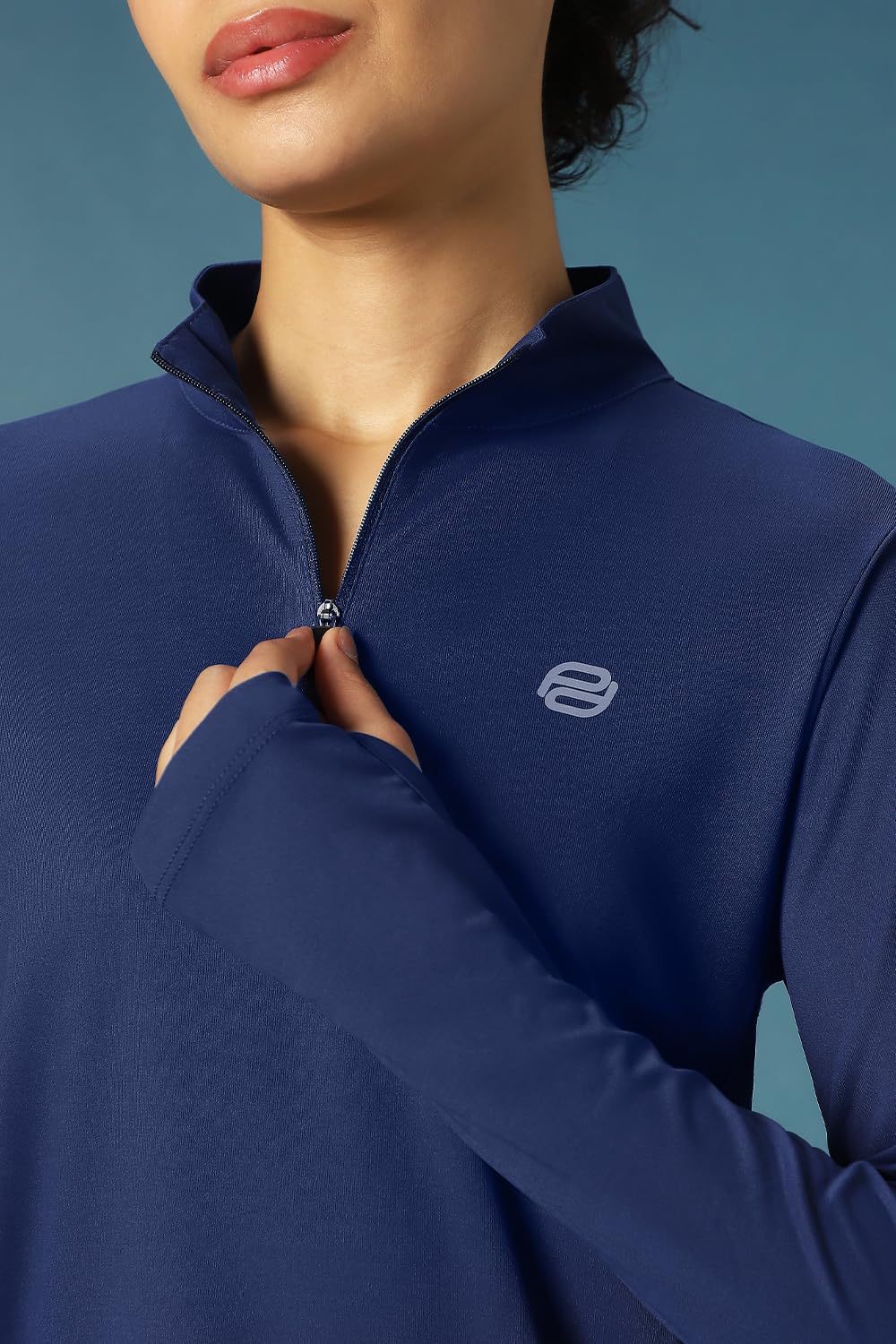 PUMP'D Maglietta da donna a maniche lunghe, apertura con foro per il pollice, maglietta sportiva per abbigliamento casual, collo alto, maniche lunghe, chiusura a mezza cerniera