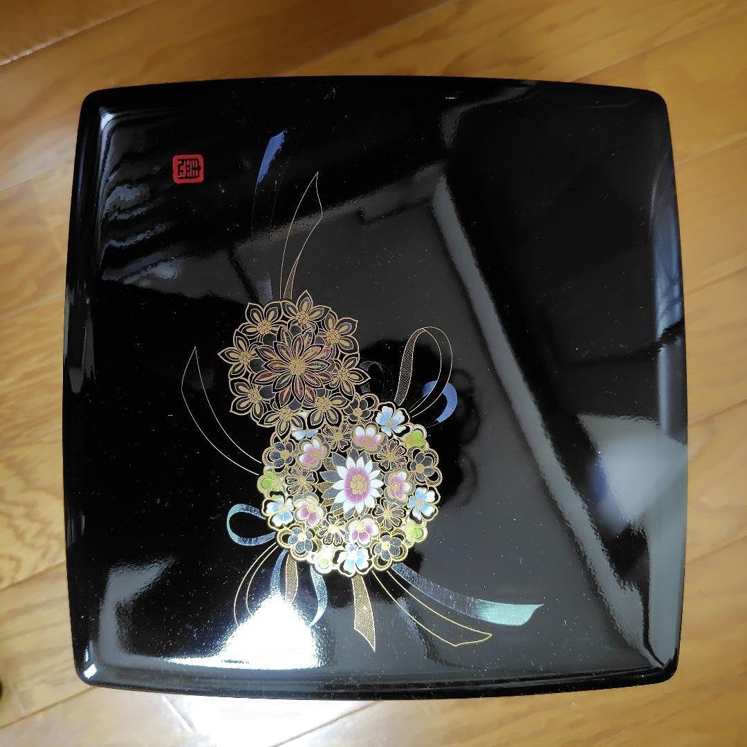 8.0 タッパ付黒の重箱 オードブル2段式 花てまり