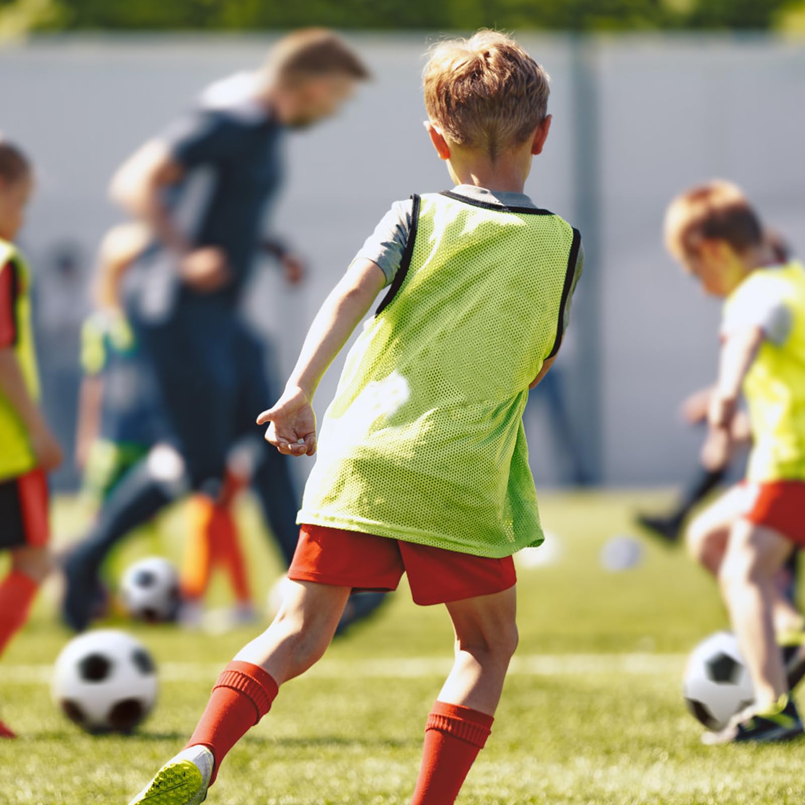 Lot de 6 Chasubles D'entraînement Sport Enfants, Chasuble Enfant Football, Gilet D'Entraînement Professionnel de Football, Training Gilets pour Pratique Football, Basket, Rugby, Hockey