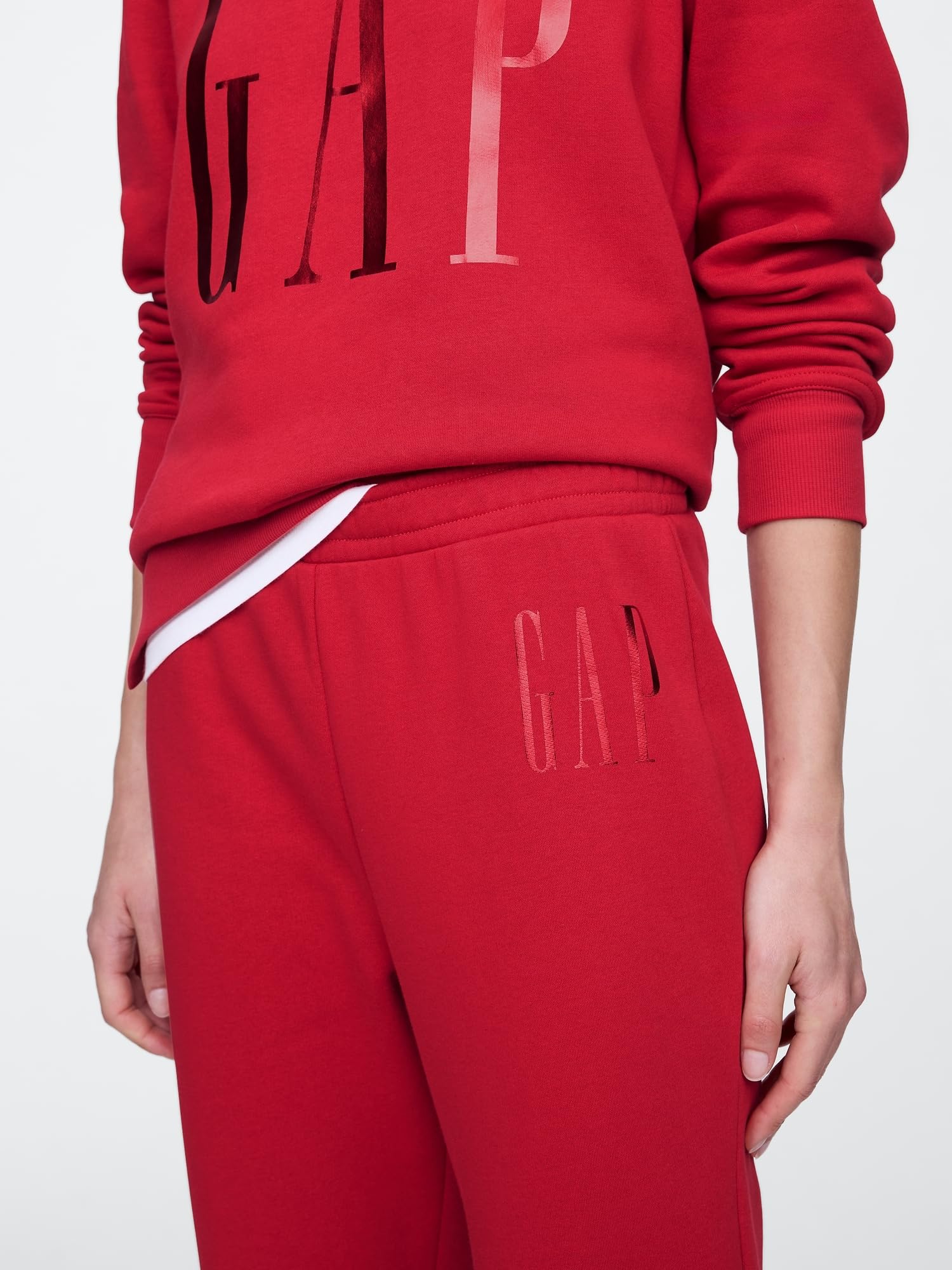 GAP Women's Logo Jogger