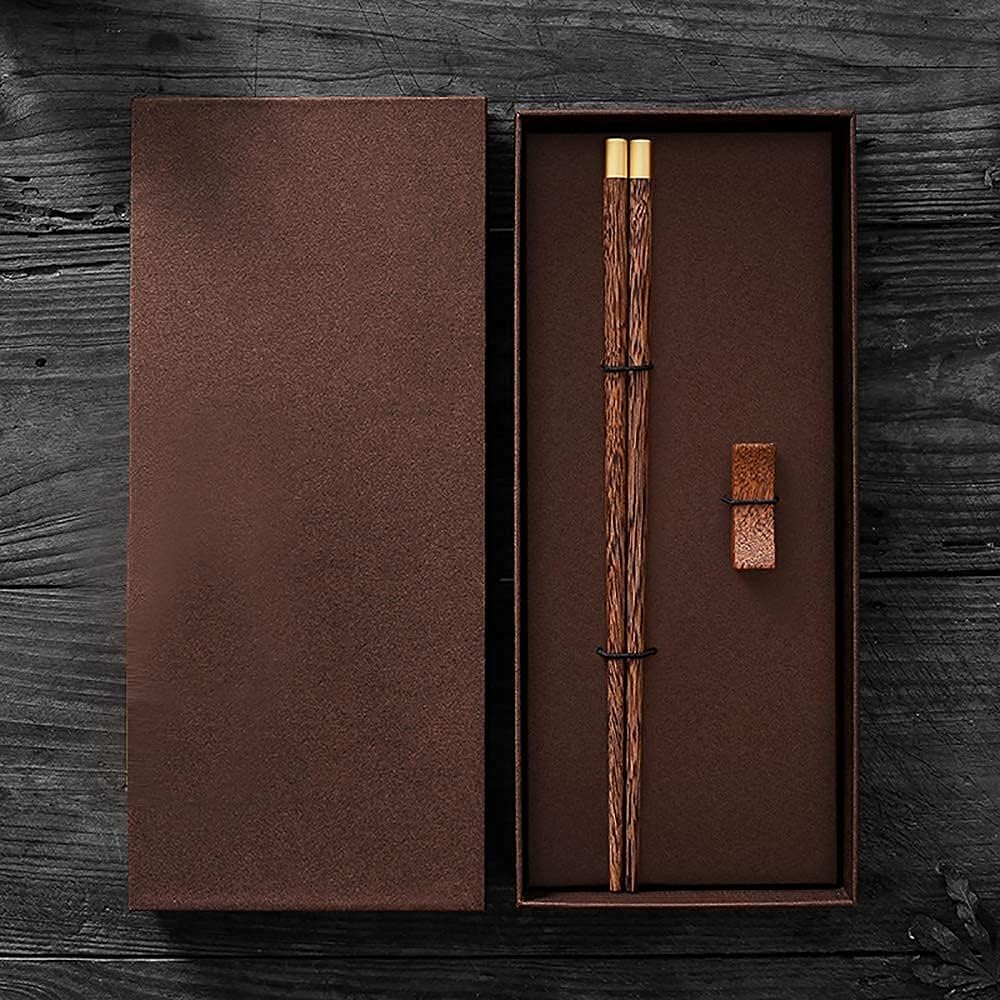 輪島塗重箱 角形 二段 -椿の高蒔絵仕上げ- [内面朱色/外面黒色] 梨地