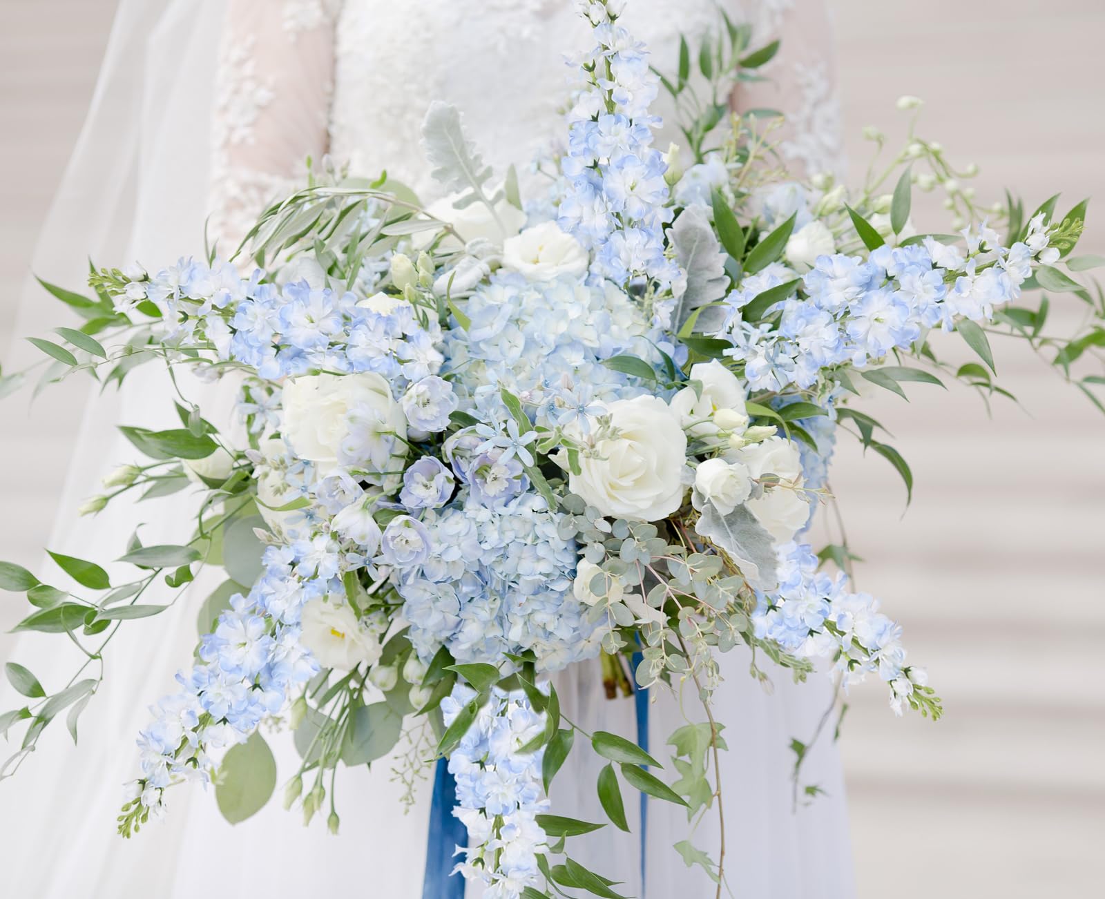 Hellblaue Delphinium-Kunstblumen, Seidenblumen mit Stielen, Löwenmaul, langer Stiel, für hohe Vasen, Zuhause, Hochzeit, Tafelaufsätze, Dekoration, Hellblau, 5 Stück