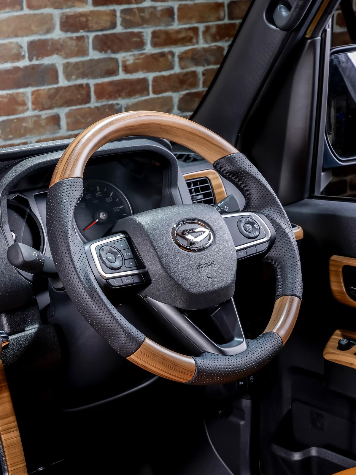 Amazon | WANGAN357 ガングリップ 茶木目ウッド ステアリング S700W