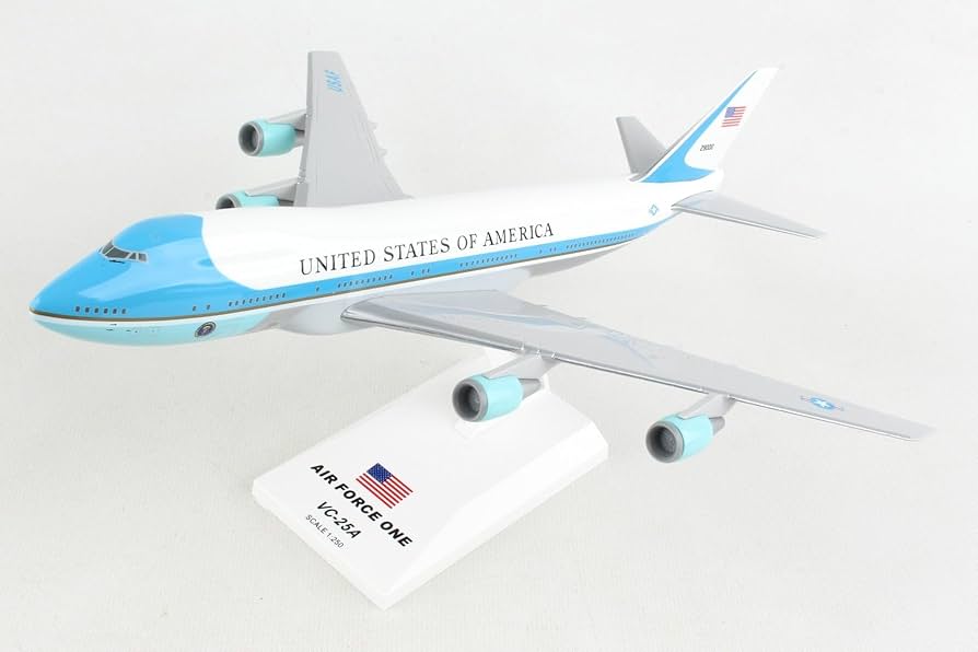 Amazon.com: Skymarks Air Force One Boeing 747-200 VC-25 1