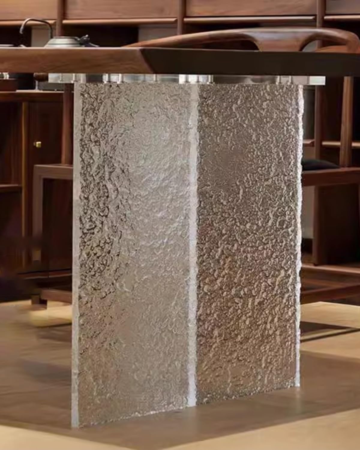 Pieds de table en acrylique : remplacez vos pieds de meubles démodés par la transparence