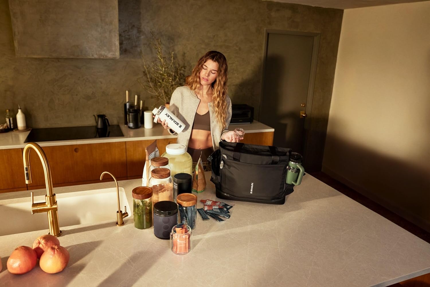 STANLEY Vitalize Shaker Bottle 20 oz | Leakproof Insulated Stainless Steel Shaker Cup | Base Storage and Twist On Fast Flow Lid | Protein Shakes and Pre Workout Powder | BPA-Free | Chalk - Image 6