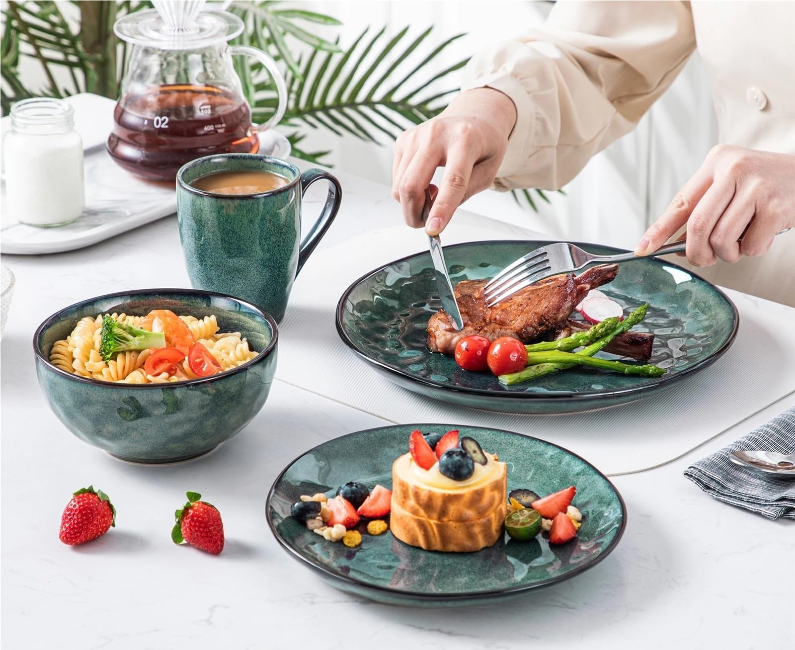 vajilla completa Juego de vajilla con esmalte horno verde estrellado | Vajilla esmaltada en rojo y verde con plato llano, plato de postre, cuenco y taza(48-PCS GREEN)