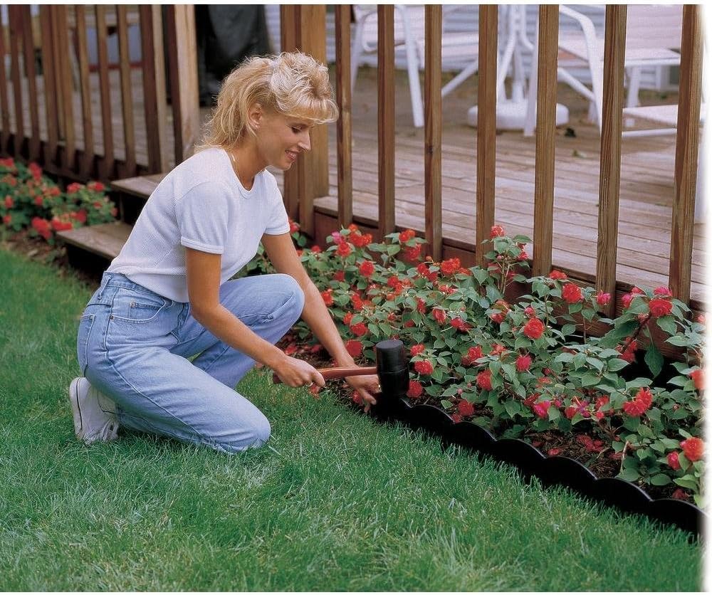 Black Heavy-Duty Resin Hammer-In Lawn Edging