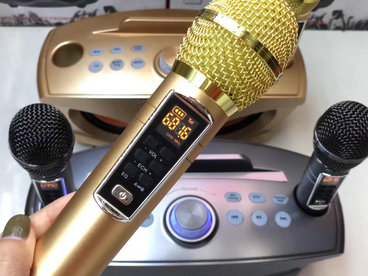 Macchina per karaoke portatile per adulti/bambini, senza fili, con altoparlante Bluetooth con 2 microfoni, sistema KTV per la famiglia, 30 W, ad alta potenza, doppio microfono, per feste, eventi