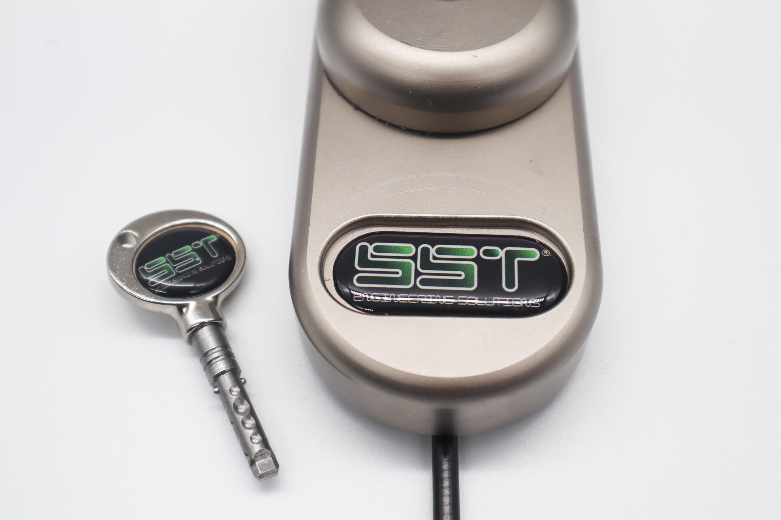 SST GateLock Van DOPPIO - Lucchetto Block Shaft per Furgoni e Veicoli Commerciali con Doppio Lucchetto, Massima Sicurezza con Cilindro e Piastre Rinforzate Anti-effrazione