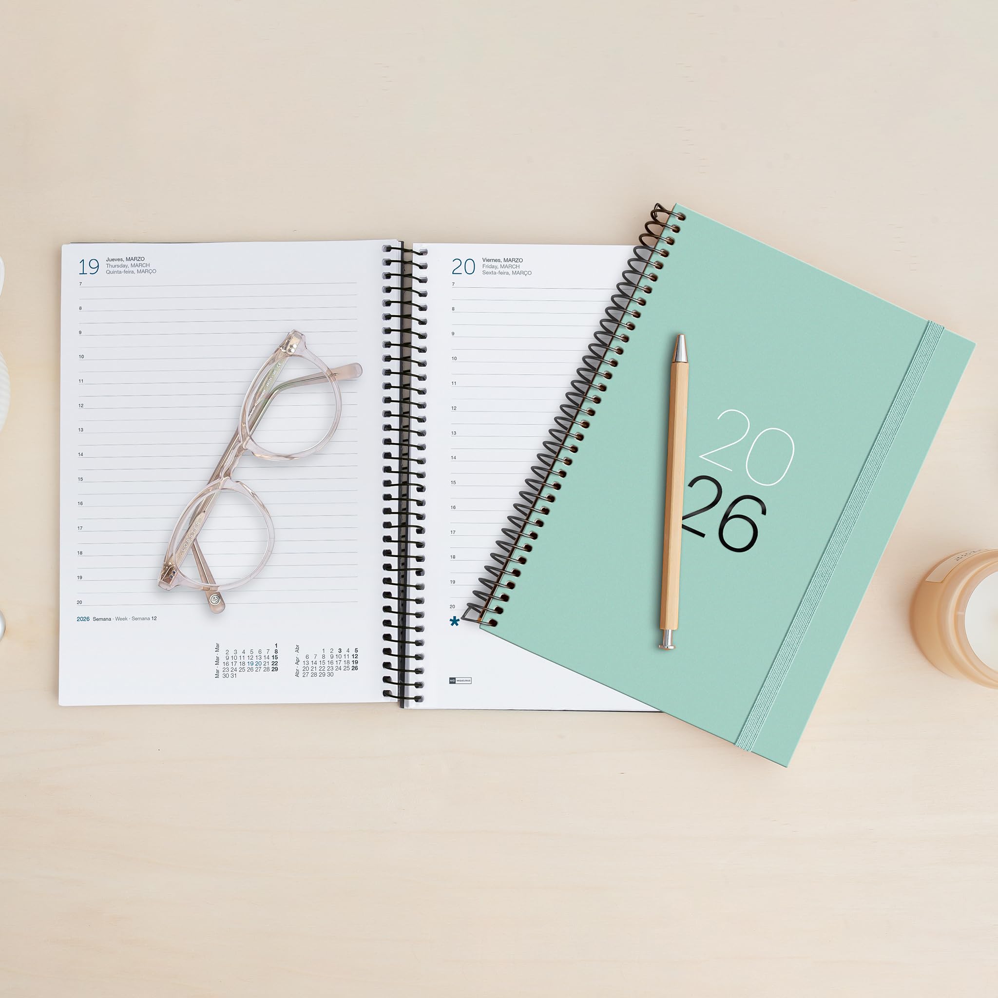 Miquelrius Kalender 2026, Dag Per Pagina, Vergelijkbaar Met A5  155 X 213 Mm Dagplanner Omslag Van Natuurlijk Kraftpapier Zeefdruk Handgemaakt Ivoorkleurig Papier 100 G M2 Es En Pt 3080084351