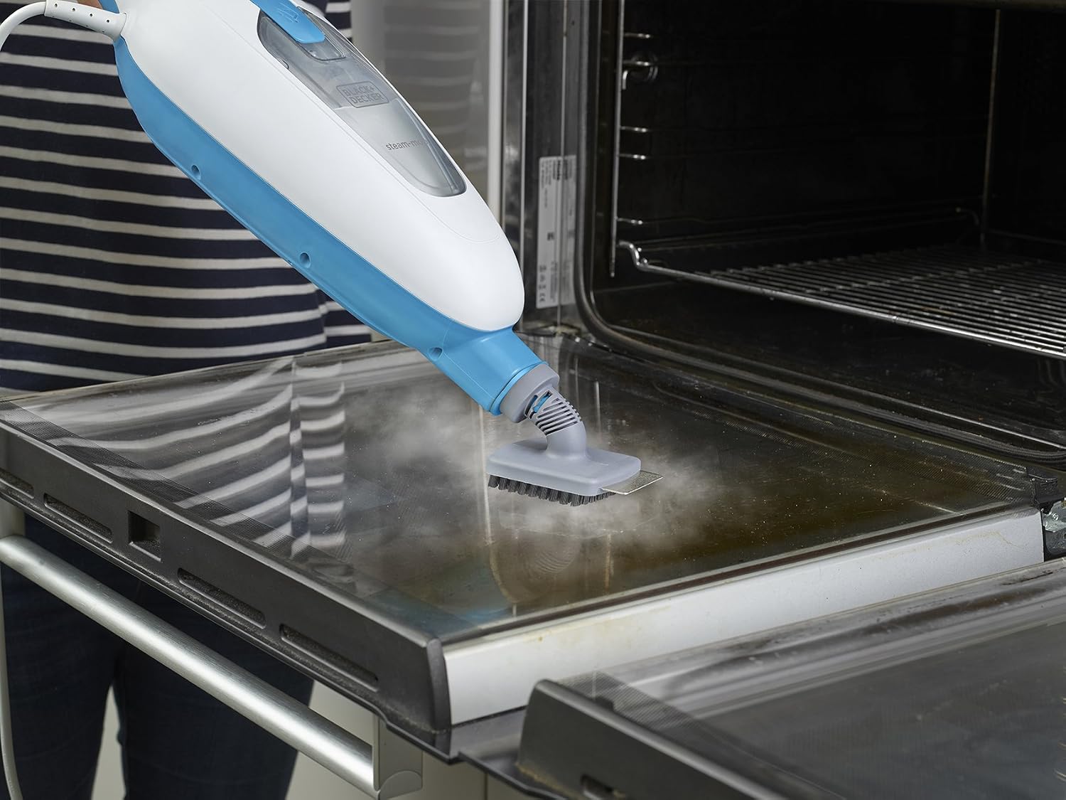 Cleaning oven glass
