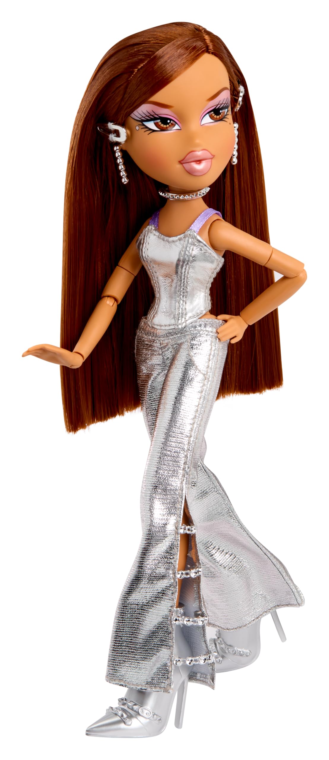 Bratz Charmz Yasmin - Muñeca de Moda con Pulsera de Charms coleccionables, Incluye Outfit y Accesorios, Viene en un Embalaje digno de exposición, para Personalizar y coleccionar — view 3