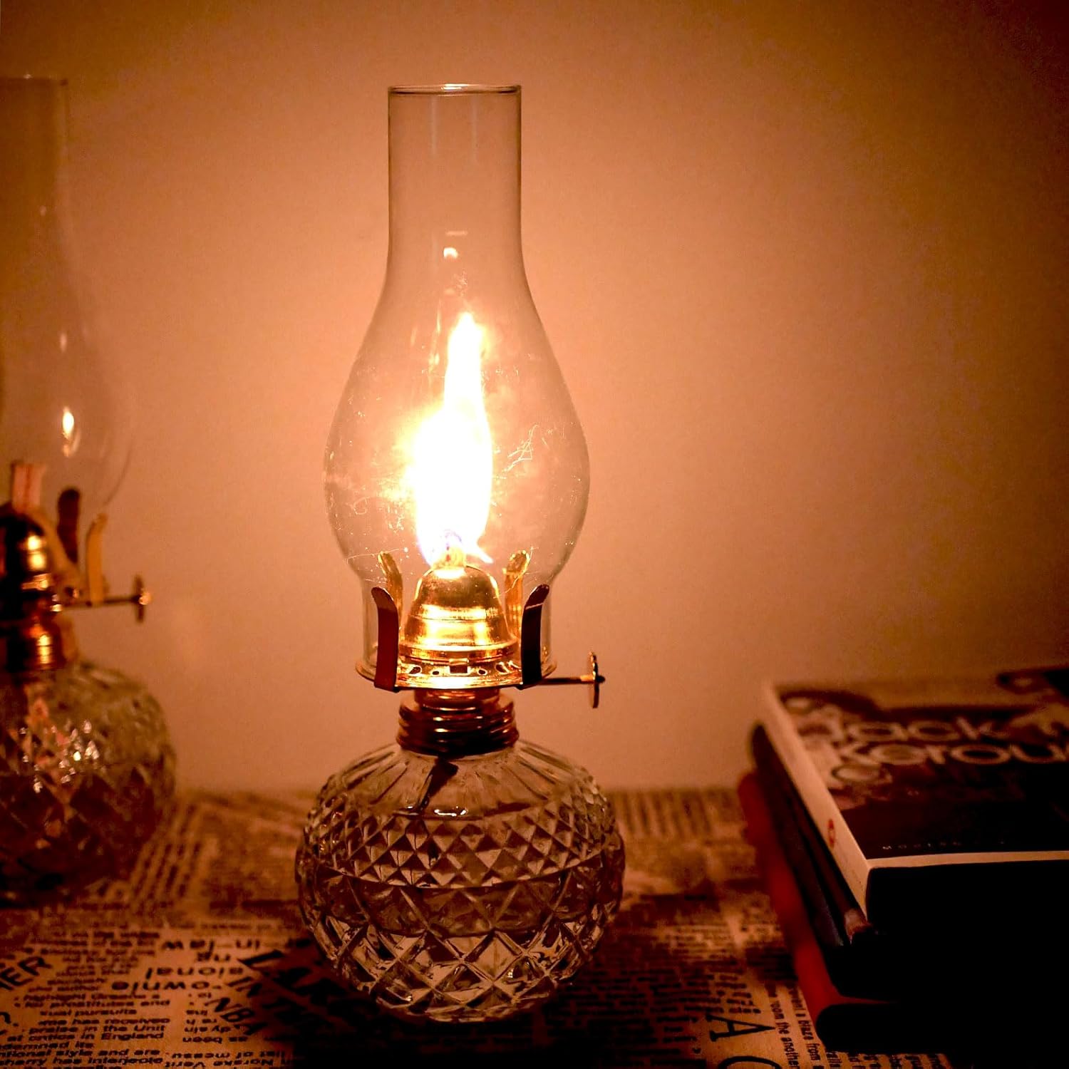 2 Pieces Large Chamber Oil Lamps, Glass Clear Rustic Kerosene Lamp Lantern Indoor Decorative Hurricane Lamp Oil Lantern Vintage Decor Oil Lamp for Home Tabletop Emergency Lighting