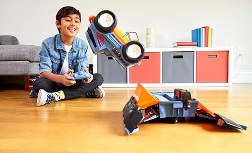 Miniatura 13 de Hot Wheels RC Trick Truck Transformando Stunt Park, vehículo