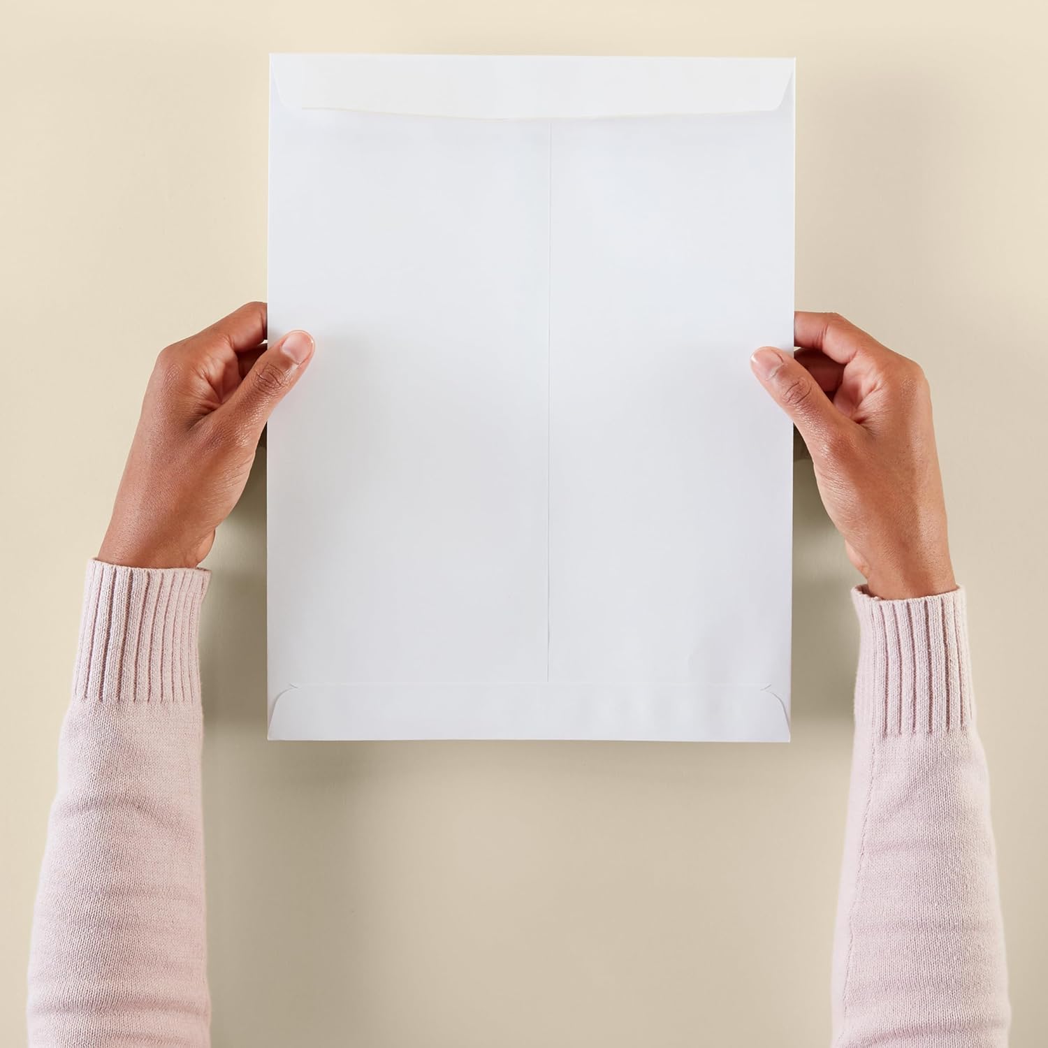 Amazon Basics Catalog Mailing Envelopes, Peel and Seal, 10x13 Inch, White, 250-Pack