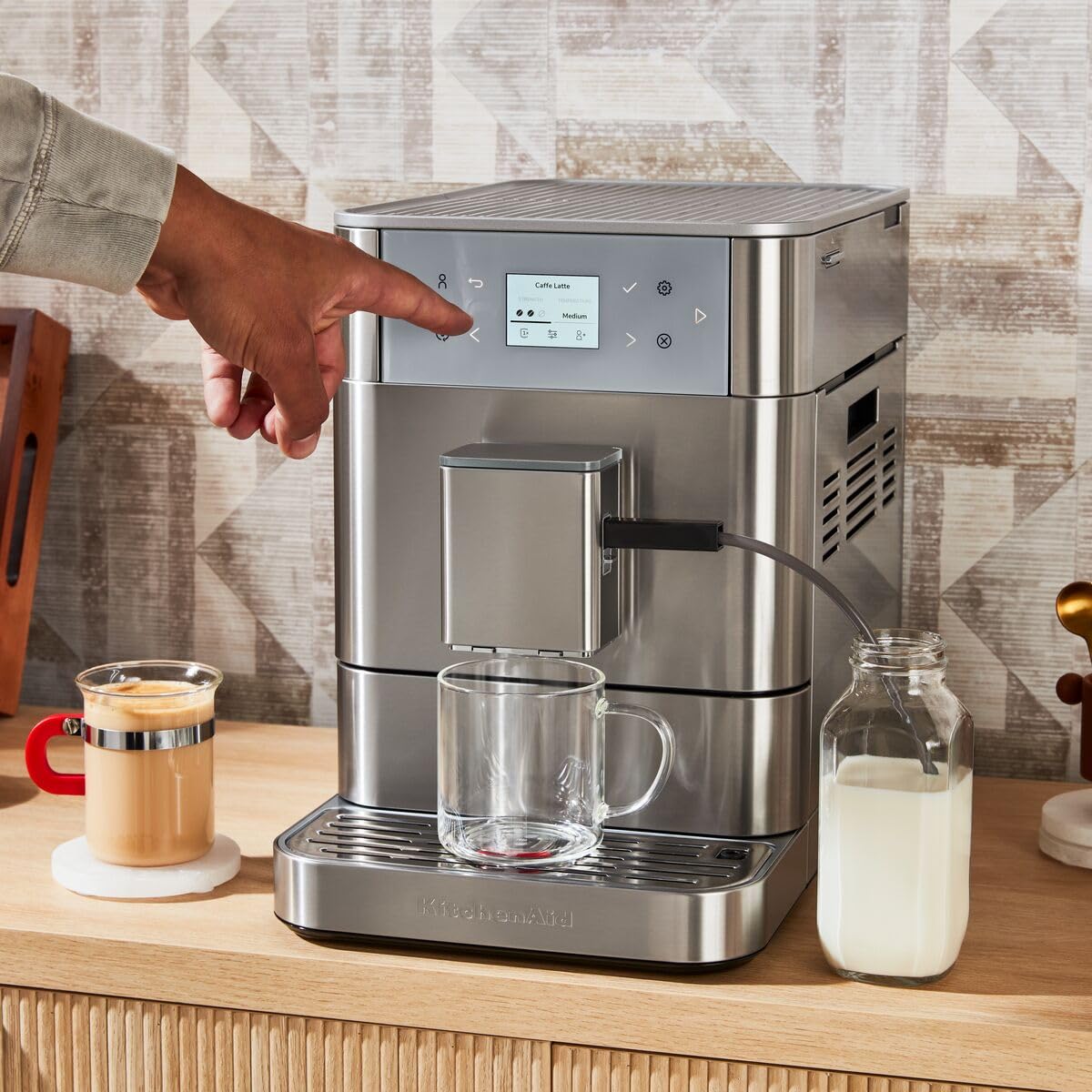 KitchenAid W pełni automatyczny ekspres do kawy I KF6 I gorące napoje od espresso do cappuccino I z 15 wstępnie ustawionymi napojami, automatycznym spienianiem i podgrzewaniem mleka (stal nierdzewna)