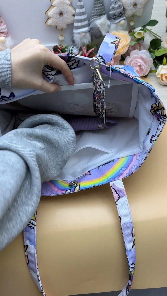 Bolso Tote Grande Azul con Cremallera y Muñeca para Mujer miniatura 7