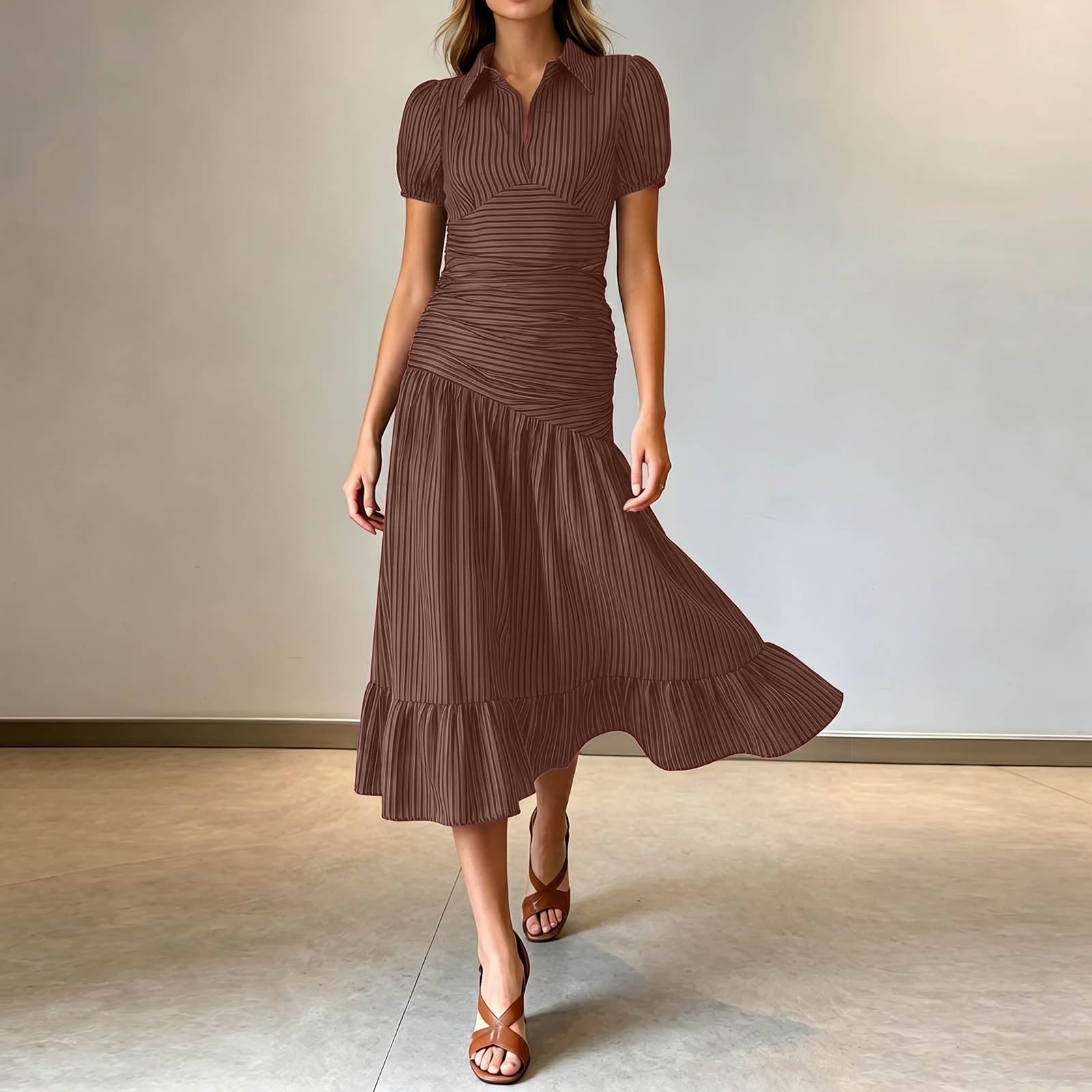 Robe midi plissée en Satin, Moulante à Rayures, col Chemise, Manches Courtes, élégante pour Le Travail ou Un Rendez-Vous.
