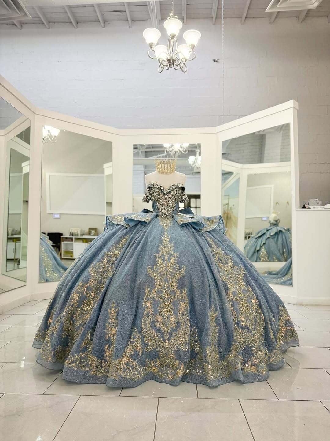 Mauuwy Gold Appliques Quinceanera Dresses with Bow Off Shoulder Layered Ball Gown Glitter XV Dress with Long Train