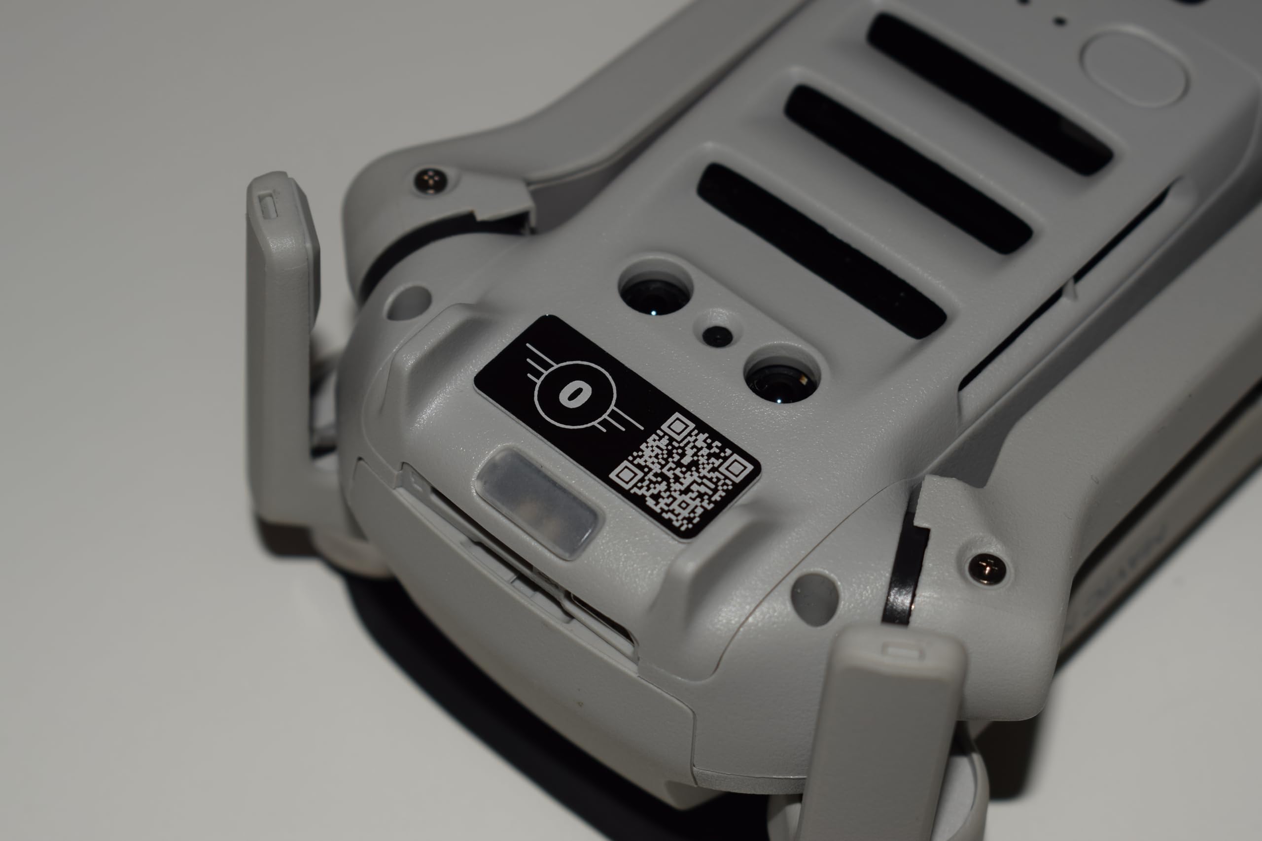 ● Pack 1 Uds. ● Placa Identificativa para Drones ● Placas para Dron CUMPLEN requisitos normativa EASA ● Tamaño Personalizados para Todos los Modelos de drone (Marcado de Clase EASA)