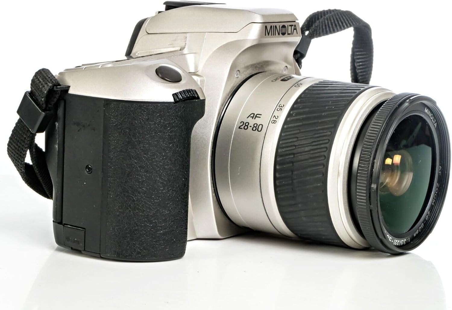 MINOLTA Maxxum StSi 35MM SLR film camera with Minolta MD Auto focusing Mount Lens system and Built-in flash. Included AF/MF lens. (Renewed)